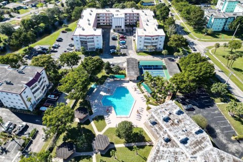 Copropriété à vendre à Lauderdale Lakes, Floride: 2 chambres, 106.84 m2 № 2084436 - photo 25
