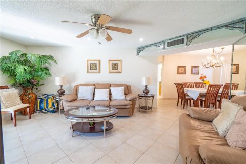 Copropriété à vendre à Lauderdale Lakes, Floride: 2 chambres, 106.84 m2 № 2084436 - photo 6