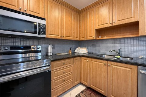 Copropriété à vendre à Lauderdale Lakes, Floride: 2 chambres, 106.84 m2 № 2084436 - photo 8