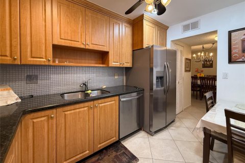 Copropriété à vendre à Lauderdale Lakes, Floride: 2 chambres, 106.84 m2 № 2084436 - photo 7