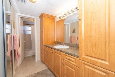 Copropriété à vendre à Lauderdale Lakes, Floride: 2 chambres, 106.84 m2 № 2084436 - photo 16
