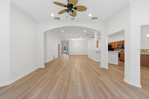 House in Lakeland, Florida 3 bedrooms, 189.24 sq.m. № 2258266 - photo 11