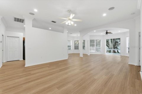 House in Lakeland, Florida 3 bedrooms, 189.24 sq.m. № 2258266 - photo 13