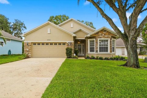 House in Lakeland, Florida 3 bedrooms, 189.24 sq.m. № 2258266