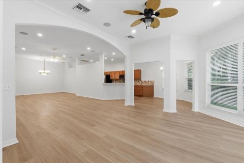 House in Lakeland, Florida 3 bedrooms, 189.24 sq.m. № 2258266 - photo 12