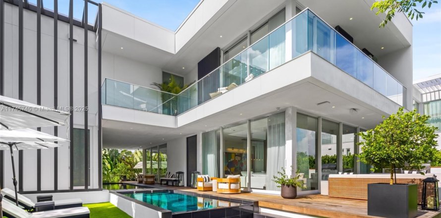 Casa en Miami Beach, Florida 4 dormitorios, 356.19 m2 № 1729631