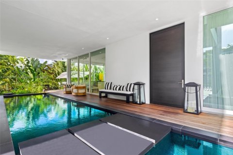 Casa en venta en Miami Beach, Florida, 4 dormitorios, 356.19 m2 № 1729631 - foto 2