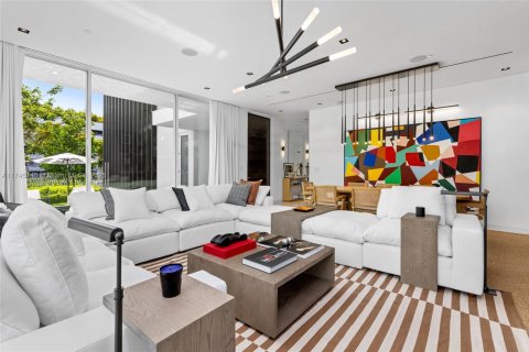 Casa en venta en Miami Beach, Florida, 4 dormitorios, 356.19 m2 № 1729631 - foto 4