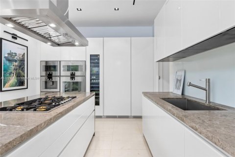 Casa en venta en Miami Beach, Florida, 4 dormitorios, 356.19 m2 № 1729631 - foto 16