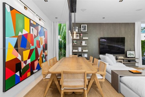 Casa en venta en Miami Beach, Florida, 4 dormitorios, 356.19 m2 № 1729631 - foto 9