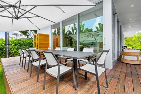Casa en venta en Miami Beach, Florida, 4 dormitorios, 356.19 m2 № 1729631 - foto 18