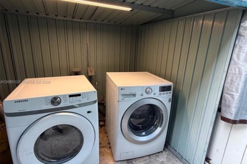 Adosado en alquiler en Miami, Florida, 1 dormitorio, 81.75 m2 № 2338614 - foto 7