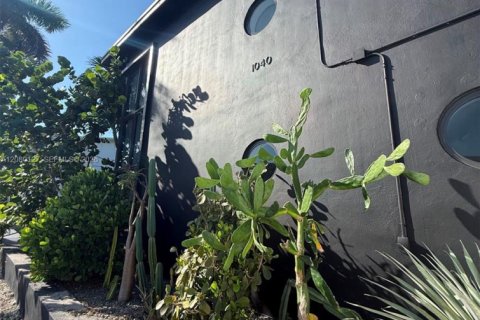 Adosado en alquiler en Miami, Florida, 1 dormitorio, 81.75 m2 № 2338614 - foto 3