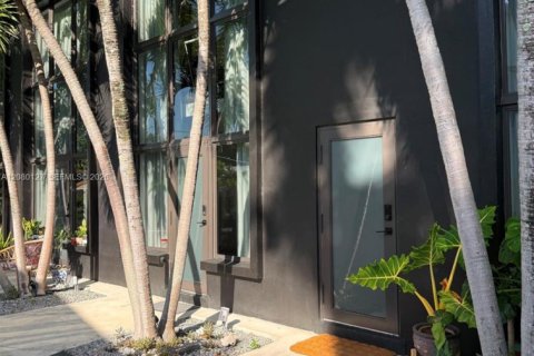 Adosado en alquiler en Miami, Florida, 1 dormitorio, 81.75 m2 № 2338614 - foto 4