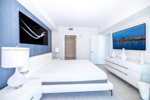 Condo in Miami, Florida, 1 bedroom  № 1865058 - photo 17