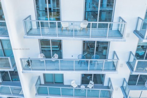 Condo in Miami, Florida, 1 bedroom  № 1865058 - photo 10