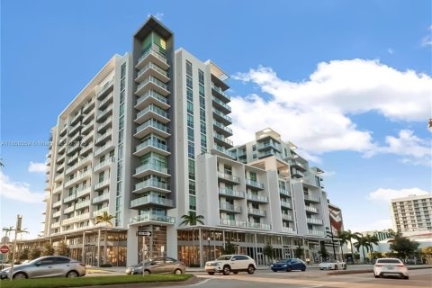 Condo in Miami, Florida, 1 bedroom  № 1865058 - photo 5