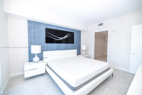 Condo in Miami, Florida, 1 bedroom  № 1865058 - photo 18