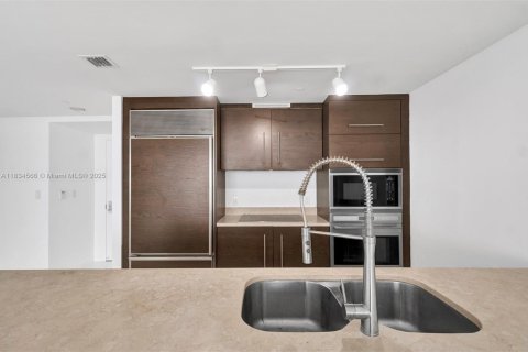 Condominio en venta en Miami, Florida, 2 dormitorios, 121.98 m2 № 1817022 - foto 13