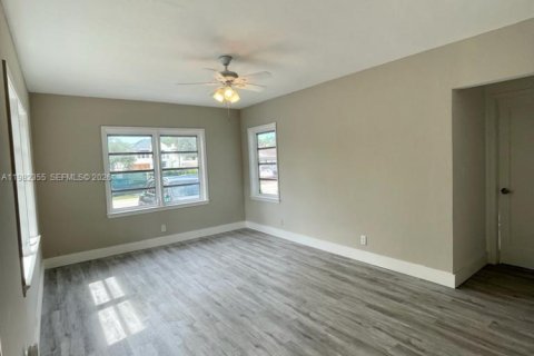 Снять в аренду виллу или дом в Форт-Лодердейл, Флорида 2 спальни, 194.54м2, № 2045260 - фото 6