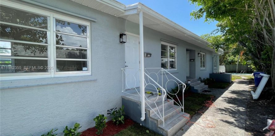 Дом в Форт-Лодердейл, Флорида 2 спальни, 194.54м2 № 2045260