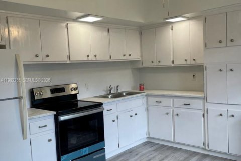 Снять в аренду виллу или дом в Форт-Лодердейл, Флорида 2 спальни, 194.54м2, № 2045260 - фото 3