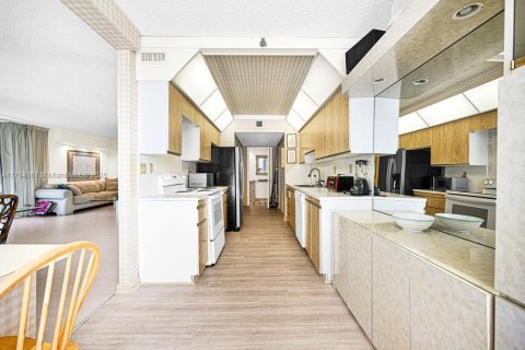 Купить кондоминиум в Авентура, Флорида 2 спальни, 175.31м2, № 1692474 - фото 23