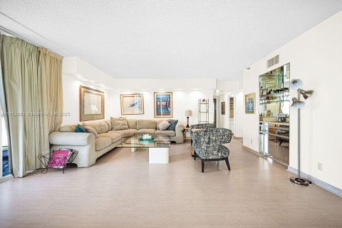 Купить кондоминиум в Авентура, Флорида 2 спальни, 175.31м2, № 1692474 - фото 15