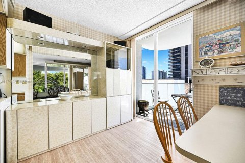 Купить кондоминиум в Авентура, Флорида 2 спальни, 175.31м2, № 1692474 - фото 25