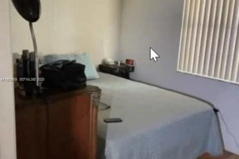 Condo in Sunrise, Florida, 2 bedrooms № 2034813 - photo 4