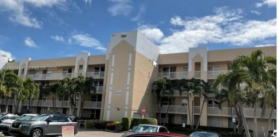 Condo in Sunrise, Florida, 2 bedrooms № 2034813