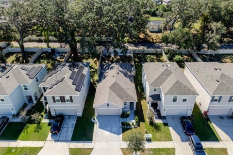 House in Tampa, Florida 3 bedrooms, 140.84 sq.m. № 2236515 - photo 3