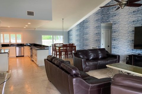 Villa ou maison à louer à Boca Raton, Floride: 3 chambres, 172.33 m2 № 2431259 - photo 7