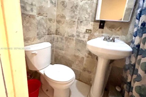 Купить виллу или дом в Майами, Флорида 5 спален, 198.44м2, № 1987988 - фото 12