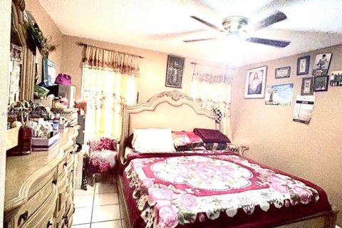 Купить виллу или дом в Майами, Флорида 5 спален, 198.44м2, № 1987988 - фото 16