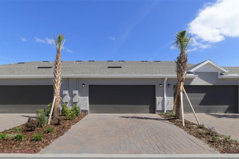 Townhouse in Oviedo, Florida 4 bedrooms, 170.57 sq.m. № 2092218 - photo 2