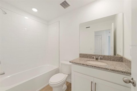 Townhouse in Oviedo, Florida 4 bedrooms, 170.57 sq.m. № 2092218 - photo 24