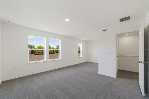 Townhouse in Oviedo, Florida 4 bedrooms, 170.57 sq.m. № 2092218 - photo 18
