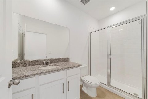 Townhouse in Oviedo, Florida 4 bedrooms, 170.57 sq.m. № 2092218 - photo 14