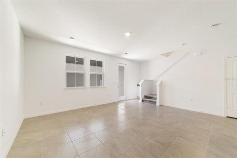 Townhouse in Oviedo, Florida 4 bedrooms, 170.57 sq.m. № 2092218 - photo 8