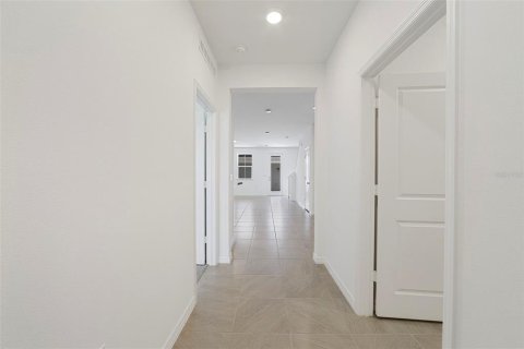 Townhouse in Oviedo, Florida 4 bedrooms, 170.57 sq.m. № 2092218 - photo 11