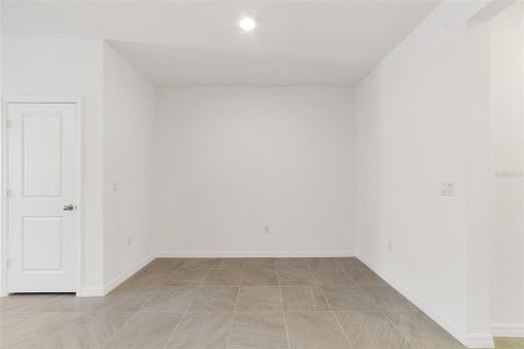 Townhouse in Oviedo, Florida 4 bedrooms, 170.57 sq.m. № 2092218 - photo 6