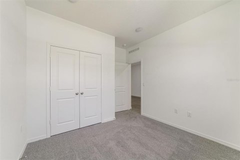 Townhouse in Oviedo, Florida 4 bedrooms, 170.57 sq.m. № 2092218 - photo 13