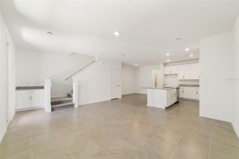 Townhouse in Oviedo, Florida 4 bedrooms, 170.57 sq.m. № 2092218 - photo 9
