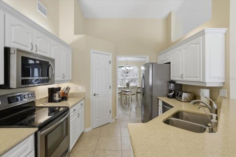 House in Palm Coast, Florida 3 bedrooms, 188.5 sq.m. № 2195765 - photo 6