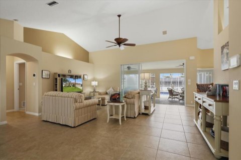 House in Palm Coast, Florida 3 bedrooms, 188.5 sq.m. № 2195765 - photo 19