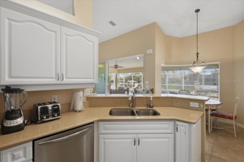 House in Palm Coast, Florida 3 bedrooms, 188.5 sq.m. № 2195765 - photo 5
