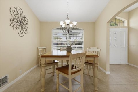 House in Palm Coast, Florida 3 bedrooms, 188.5 sq.m. № 2195765 - photo 12