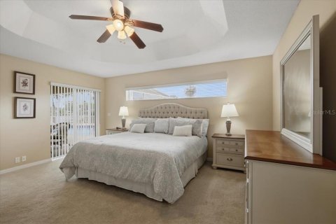 House in Palm Coast, Florida 3 bedrooms, 188.5 sq.m. № 2195765 - photo 24