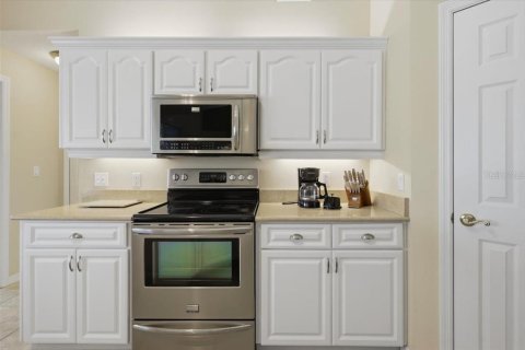 House in Palm Coast, Florida 3 bedrooms, 188.5 sq.m. № 2195765 - photo 8